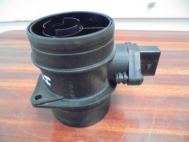 Debitmetre Air 
AUDI A3 2.0 TDI 
An 06.2003 - 06.2008

Bosch 0281 002 461 
074 906 461 B
