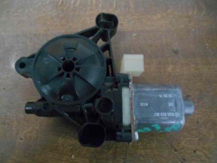 Moteur Leve Vitre Ar Gauche
AUDI A3 Sportback (8V)
An 10.2012 - 06.2017