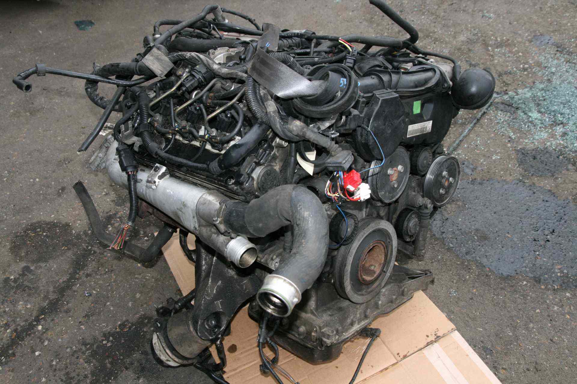 Moteur 
AUDI Q7 1 Phase 1, 3.0 Tdi-24V V6 Turbo Quattro 4x4, 232cv

05/2006

Type moteur : BUG

Vendu sans alternateur, démarreur, compresseur de clim

Garanti(e) 3 mois

Frais de Port sur devis