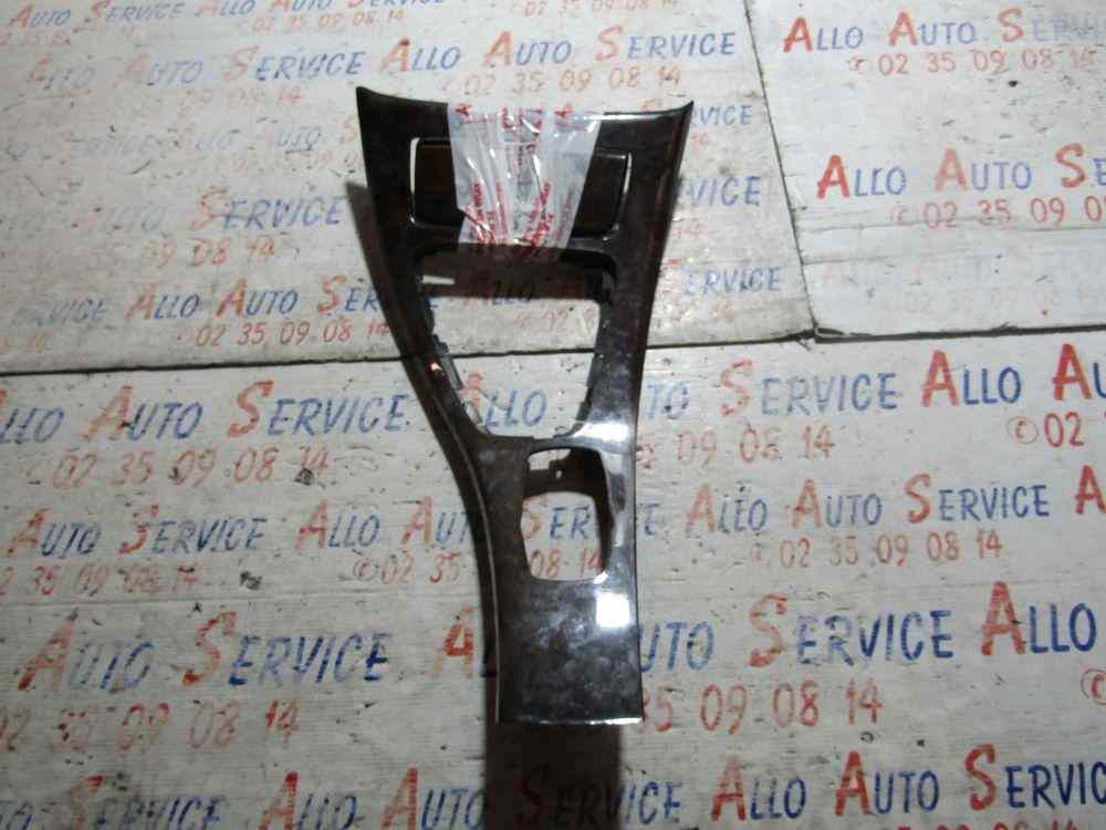 Console centrale avec levier de vitesses iDrive
BMW Serie-1 335I

