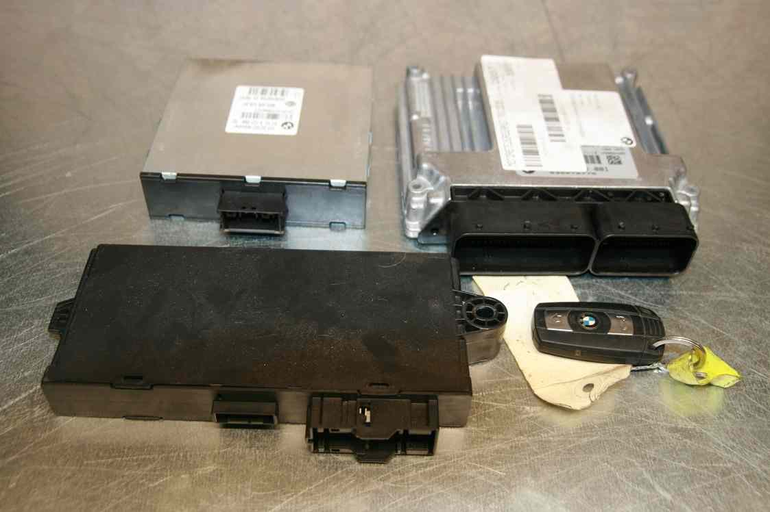 Kit de démarrage BMW Serie-3 E90 PHASE 1
01.2008

Comprenant : Clé, Module Confort, Calculateur et Calculateur UCM (Unité de commande/module)

Réf Calculateur :
1039S24483

Réf Module :
Siemens VDO - 5WK49513

Réf UCM/Calculateur :
DC9127088021
8ES00947920