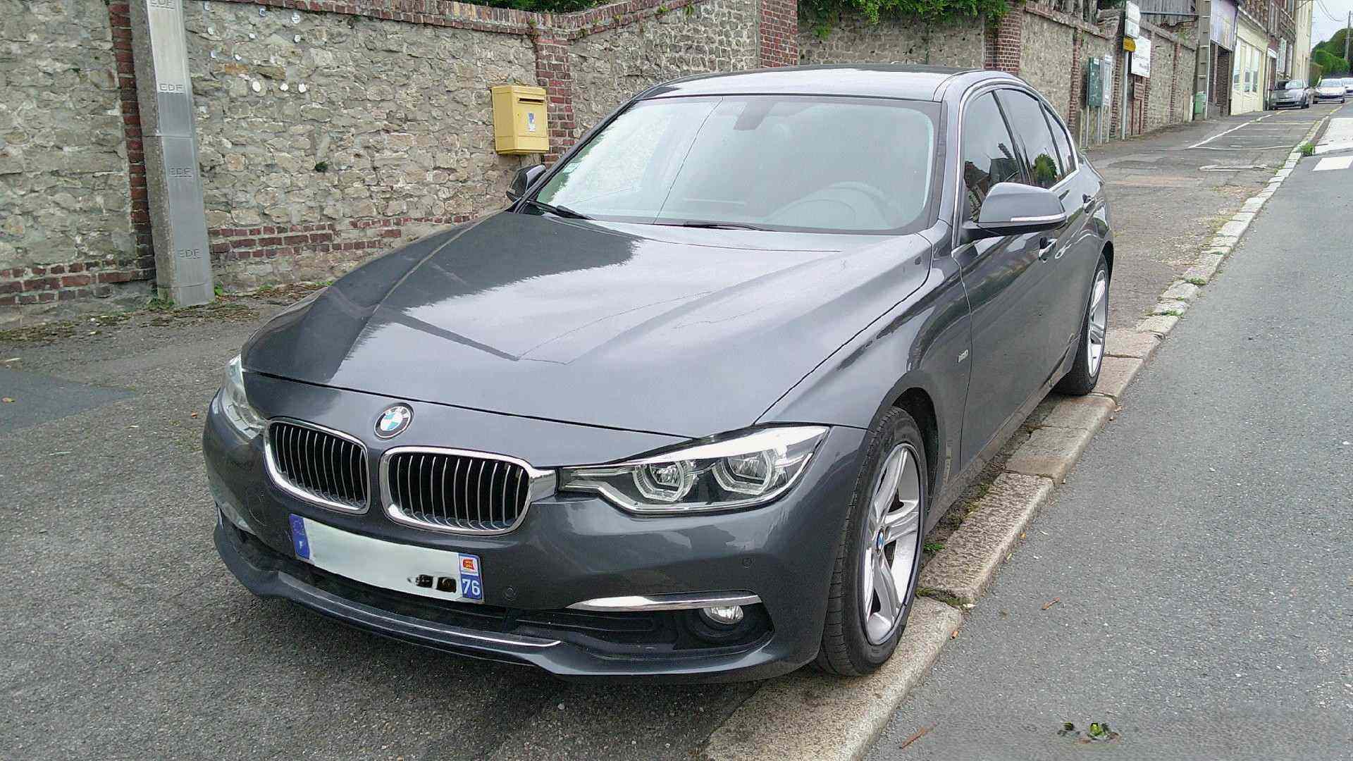 Occasion  BMW Serie-3  F30 PHASE 2 318d 2.0D 16V TURBO

150 CH

MILLESIME 09/2015

222644 KMS

BON ETAT GENERAL

BOITE AUTO SPORT

CUIR, ATTELAGE



