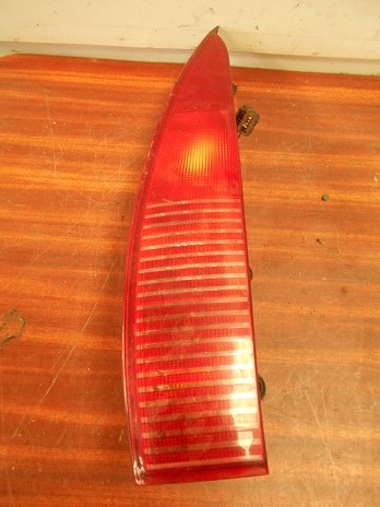 Feu Arriere Droit
CITROEN C5 1 break
An 03.2001 - 09.2004

