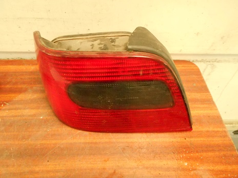 Feu Arriere Gauche
CITROEN Xsara 1

1997-09->2000-09

