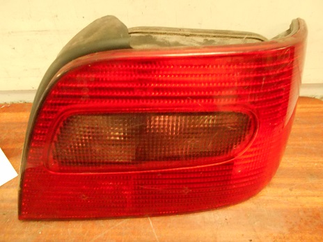 Feu Arriere Droit
CITROEN Xsara 1

1997-09->2000-09

