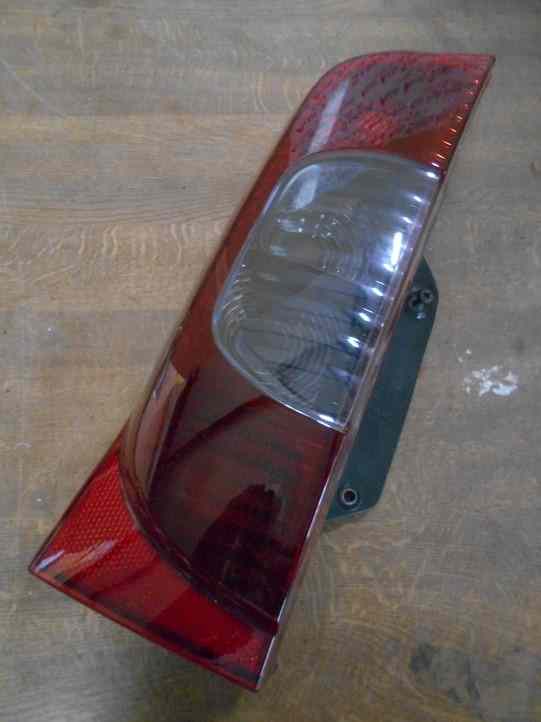 Feu Arriere Gauche
CITROEN Nemo
An depuis 01.2008

Fond terne

