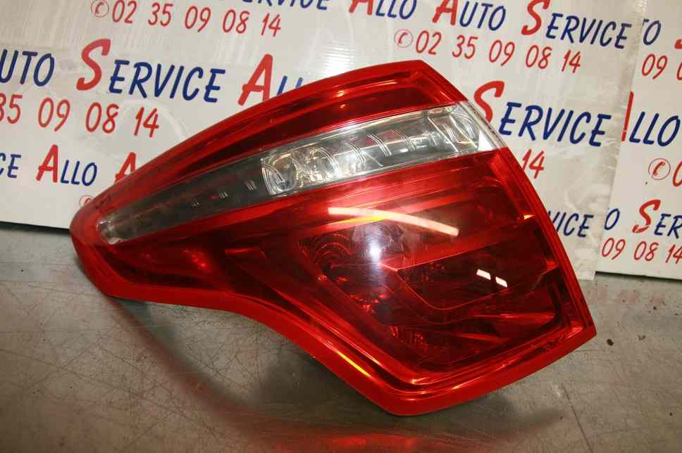 Feu Arriere Gauche CITROEN C4 PICASSO 1
01.2009

Peinture chromé qui s'en va (Vue arriere)
Voir deuxieme photo