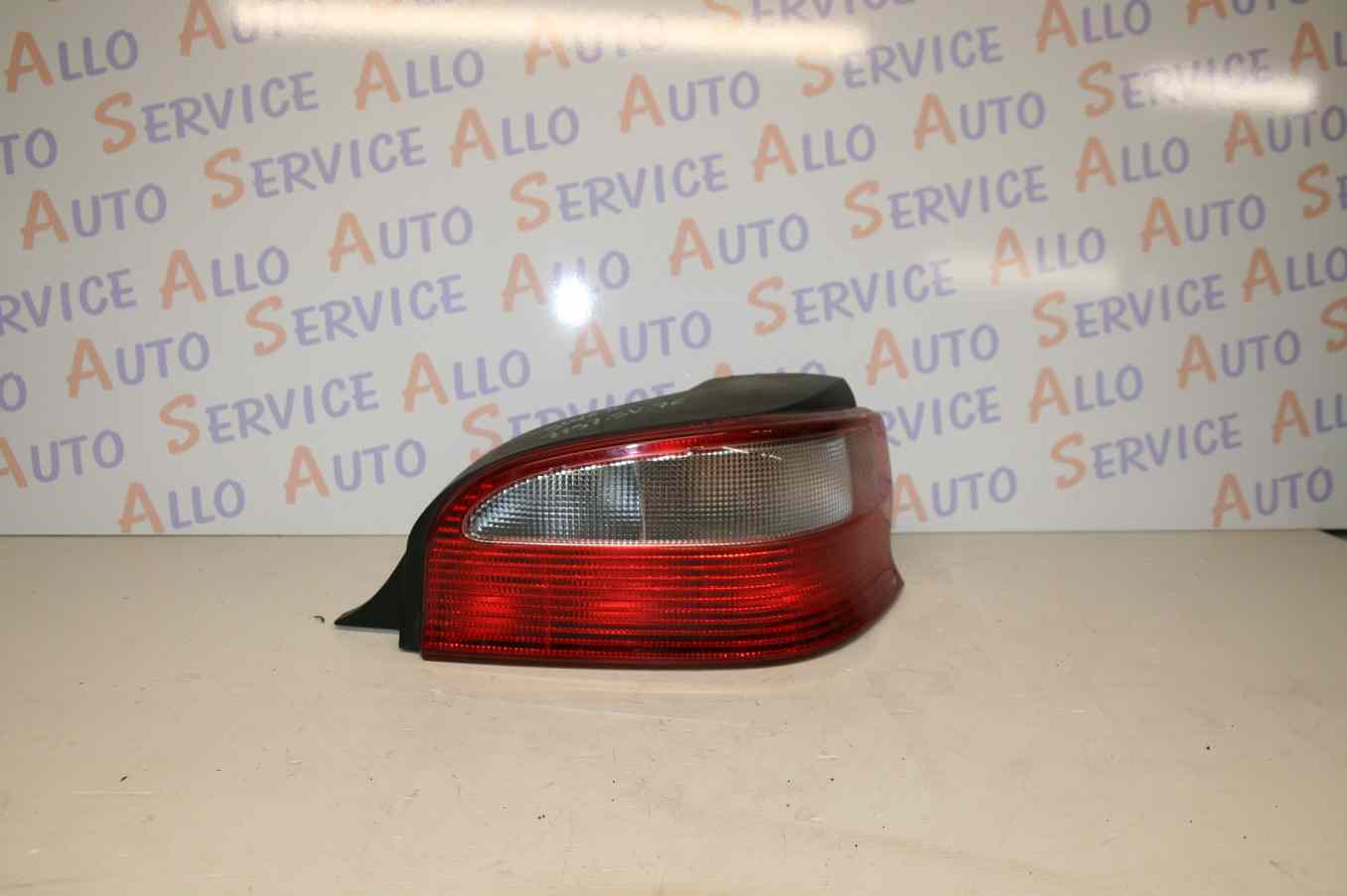 Feu Arriere Droit CITROEN Saxo
10/1999
