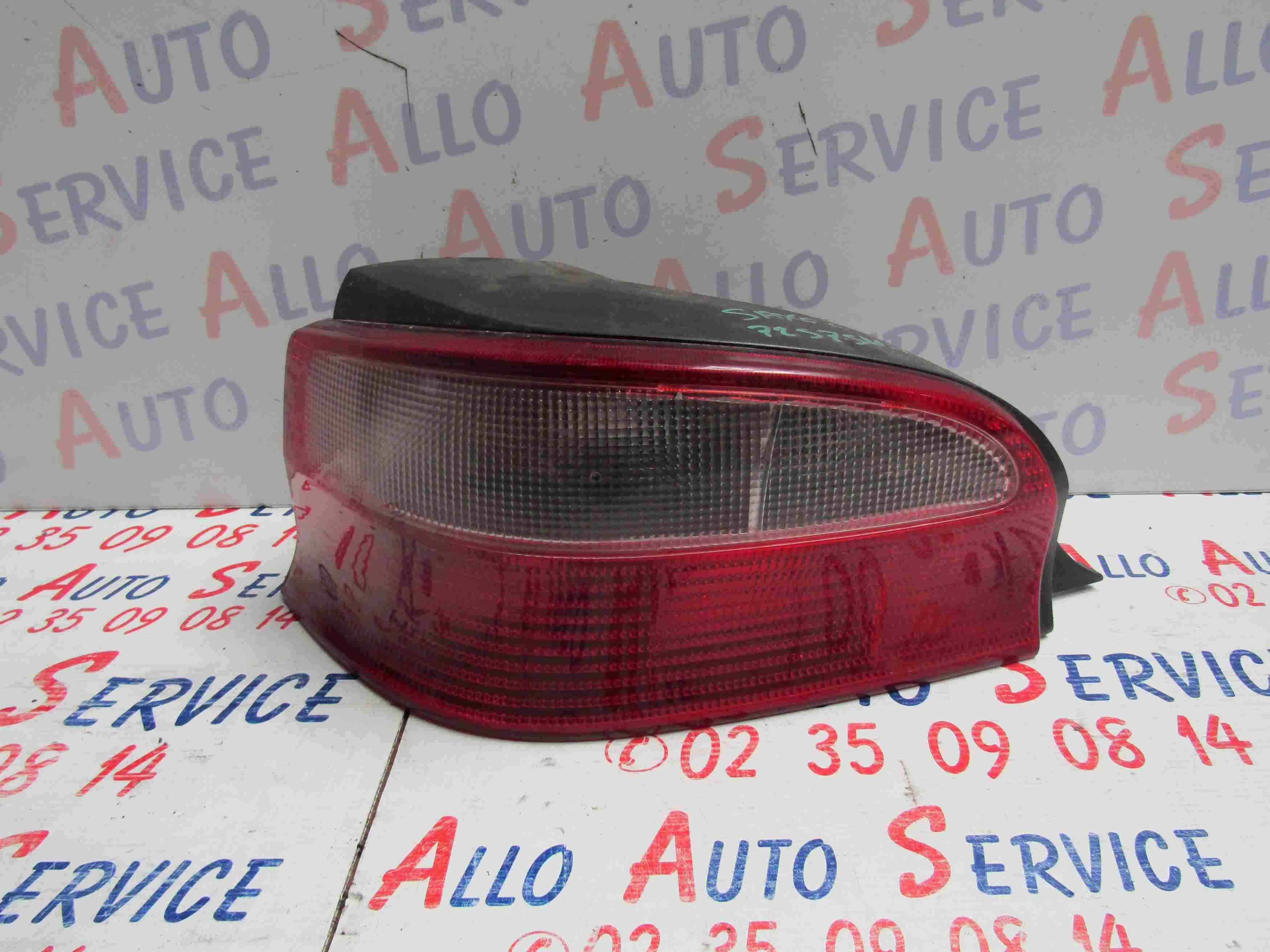 Feu Arriere Gauche
CITROEN Saxo 
10.1999

Frais de port sur devis