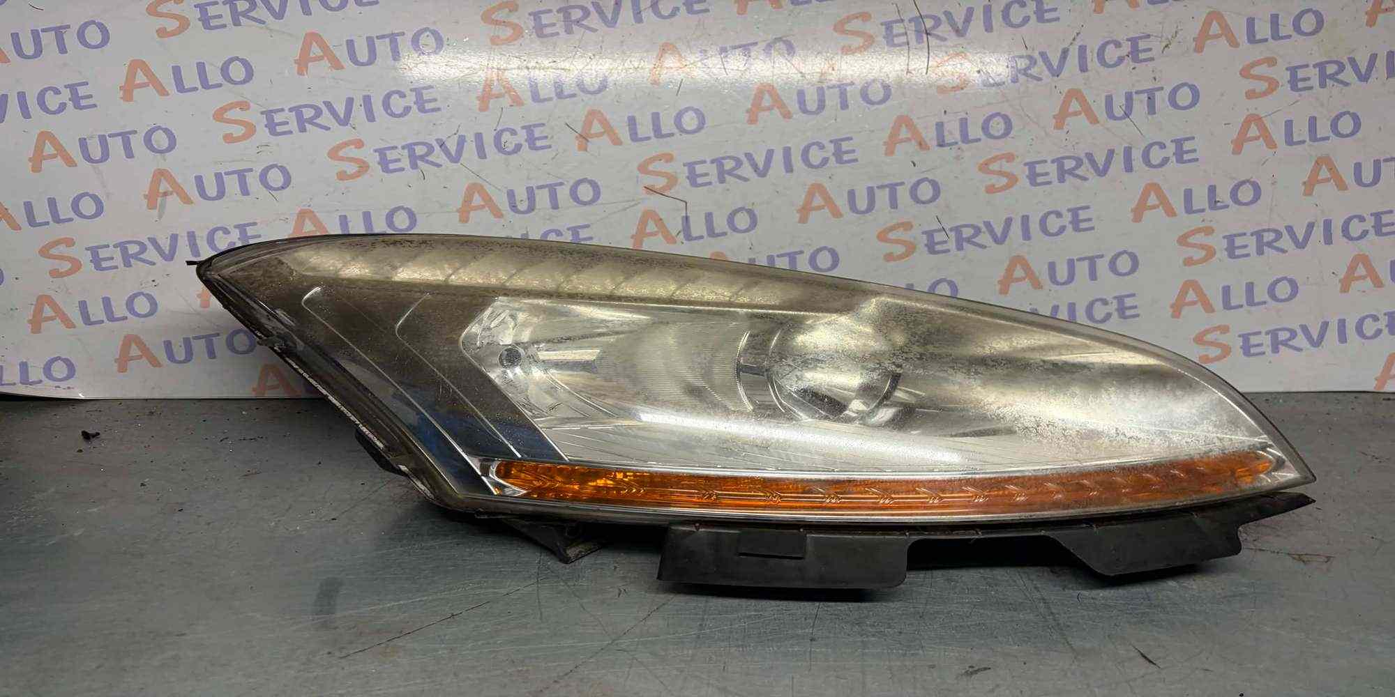 optique Avant DROIT 
CITROEN C4 picasso 1
annee 24/04/2007 

