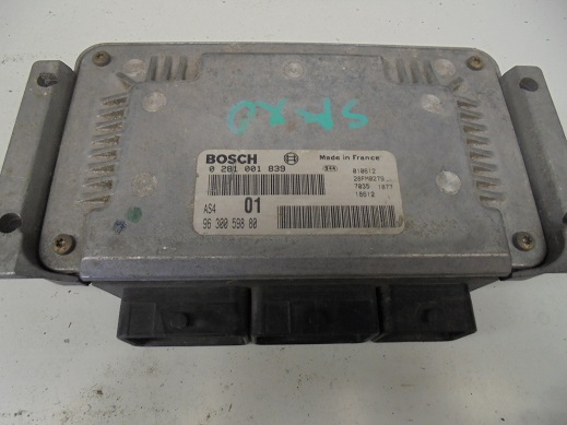 Calculateur 
Citroen Saxo 1.5 D
Peugeot 106 1.5 D 
An 2001 

Bosch 0281 001 839 
96 300 598 80