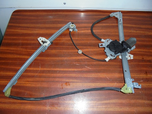 Leve Vitre Av Droit 
CITROEN Xsara picasso (5P)
An 09.2000 - 12.2004