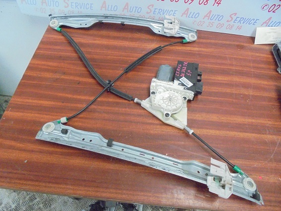 Leve Vitre Av Gauche
CITROEN C5 (5P)
An 03.2001 - 09.2004

Réf : 9637541280