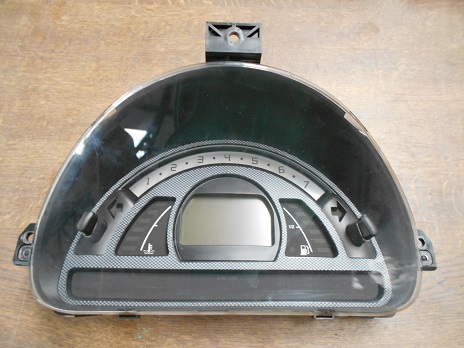 Compteur 
CITROEN C2 1.4 HDI 70CV
An 08.2003 - 10.2008

Sagem P9652008080 H

