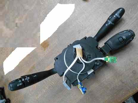 Commodo 
CITROEN C5 (1)
An 03.2001 - 09.2004

COM 2000 Delphi
96451934ZL

Option auto essuie glace et phares