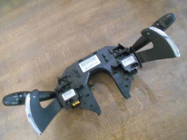 Commodo 
CITROEN C4 Picasso
An 2008

Valéo 96644964XT

Option auto : Essuie glaces et phares

