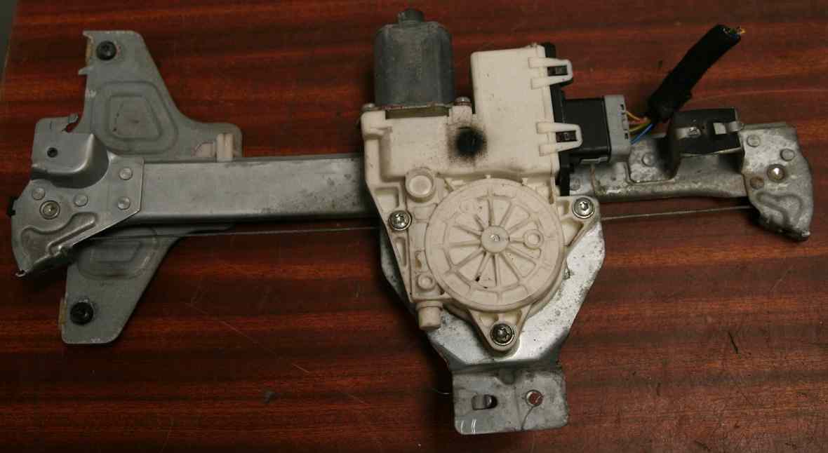 Leve Vitre Ar Droit CITROEN C4 I PHASE 2 
10/2004