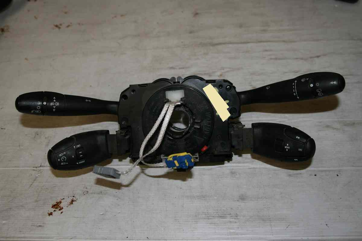 commodo Citroen C3 Picasso 
11.2010

DELPHI COM 2000 96643946XT