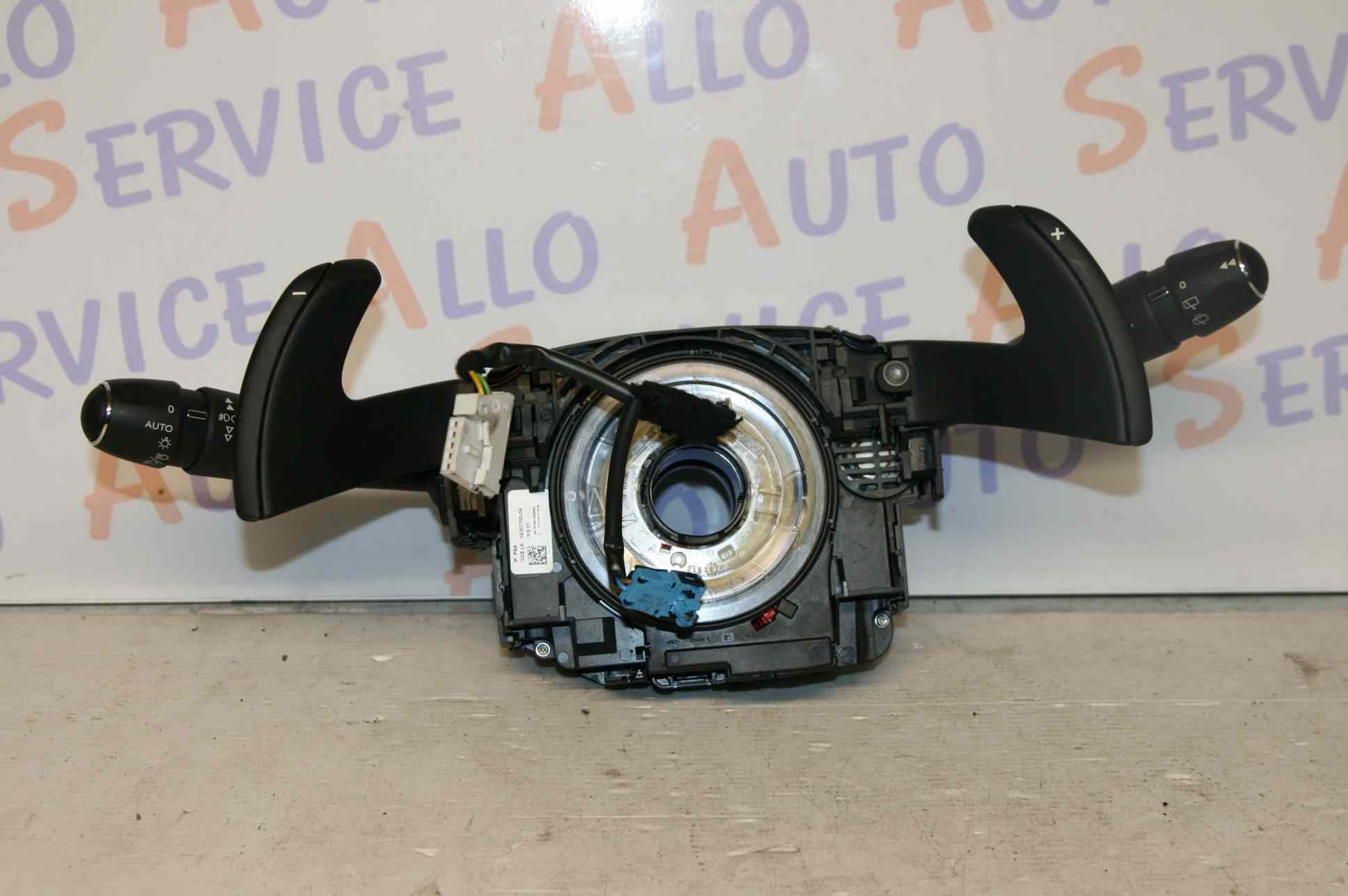 Commodo DELPHI
CITROEN C4 II (B71) PHASE 1 5P 
2010-10->2015-01
référence : 98000223XT 
palette : 96667245ZD

