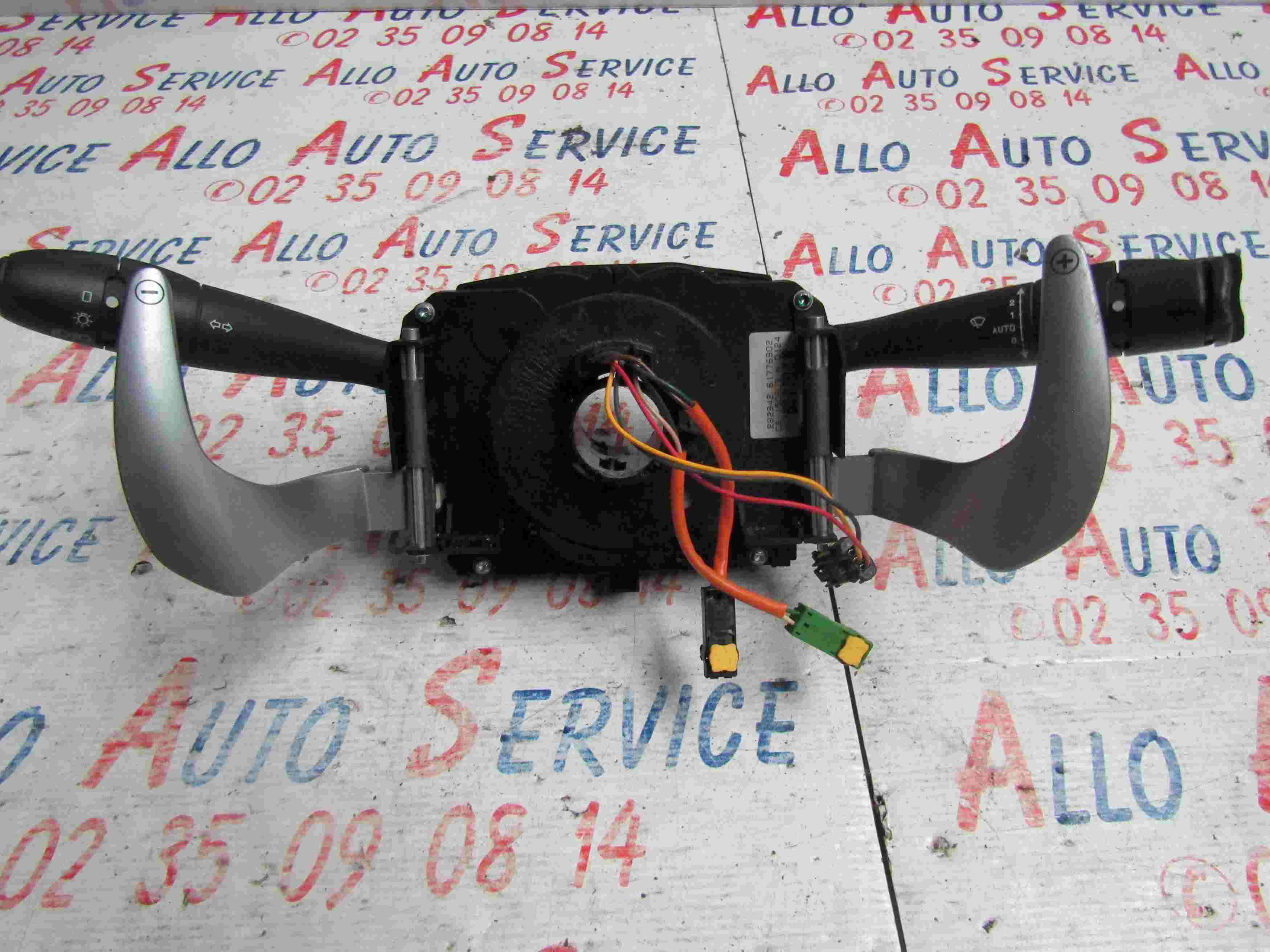 Commodo 
CITROEN C2

Ref:96488229XT
10.2003
Frais de port sur devis