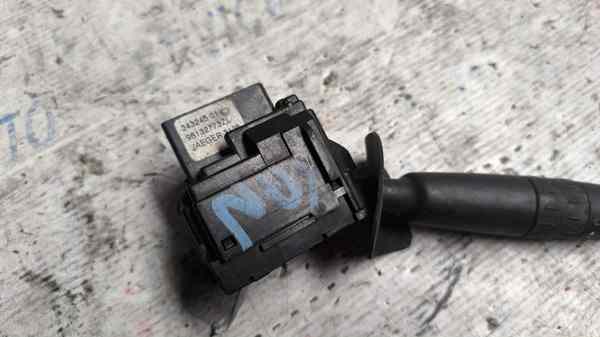 Commodo Droit
CITROEN Xantia/ xsara

Ref:96132773ZL