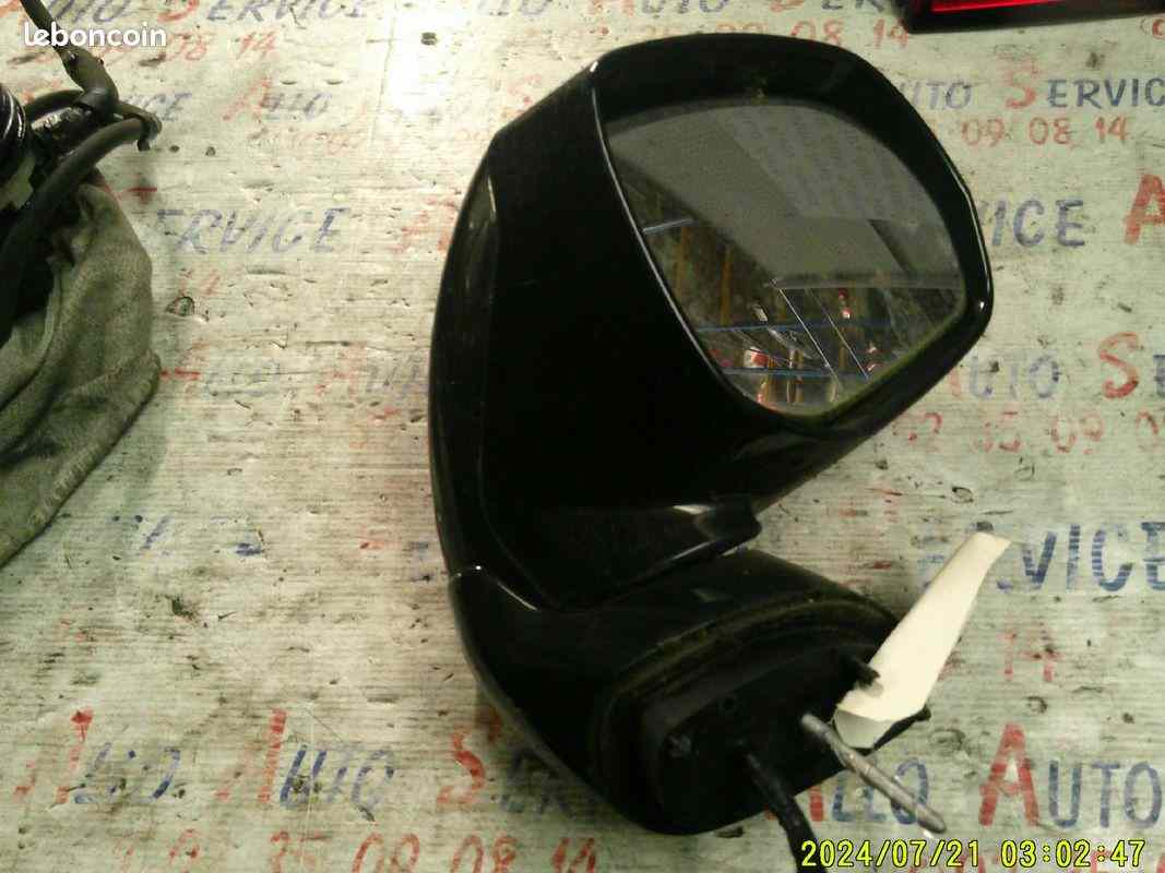rétroviseur droit c3 Picasso phase 1
rabattable électrique

