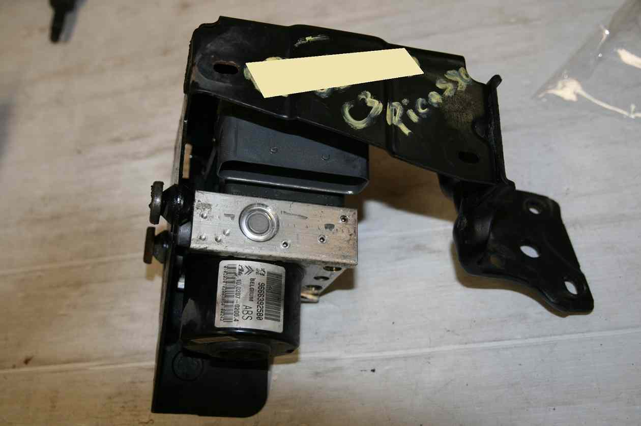 Bloc hydraulique ABS CITROEN C3 PH1 1.6HDI 90CH FAP

ref : 9666392580

