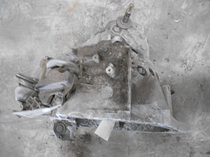 Boite de vitesses 
CITROEN C4 (1) 1.6 HDI 90CV 
An 11.2004 - 07.2008
 
Type boite : 20DM7E / 20DM6J
139 00 Km

Garanti(e) 3 mois

Frais de Port sur devis