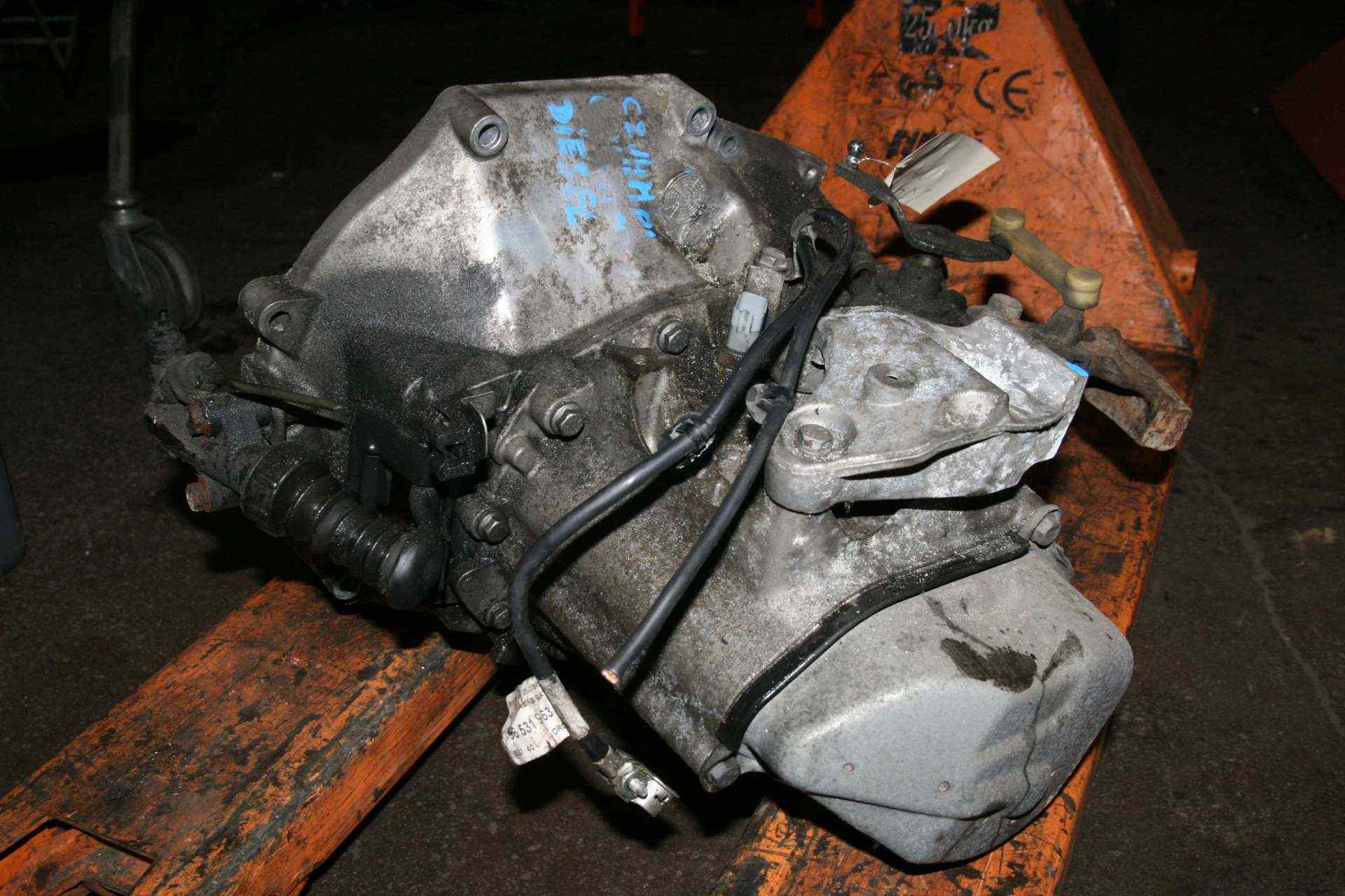 Boite de vitesses 
CITROEN C2 Phase 2 3p, 1.4HDI, 70cv, Diesel 
12/2008

Type boite : BVM-MA5,CP67 / CQ03 / CQ41
171 889 Km

Garanti(e) 3 mois

Frais de Port sur devis