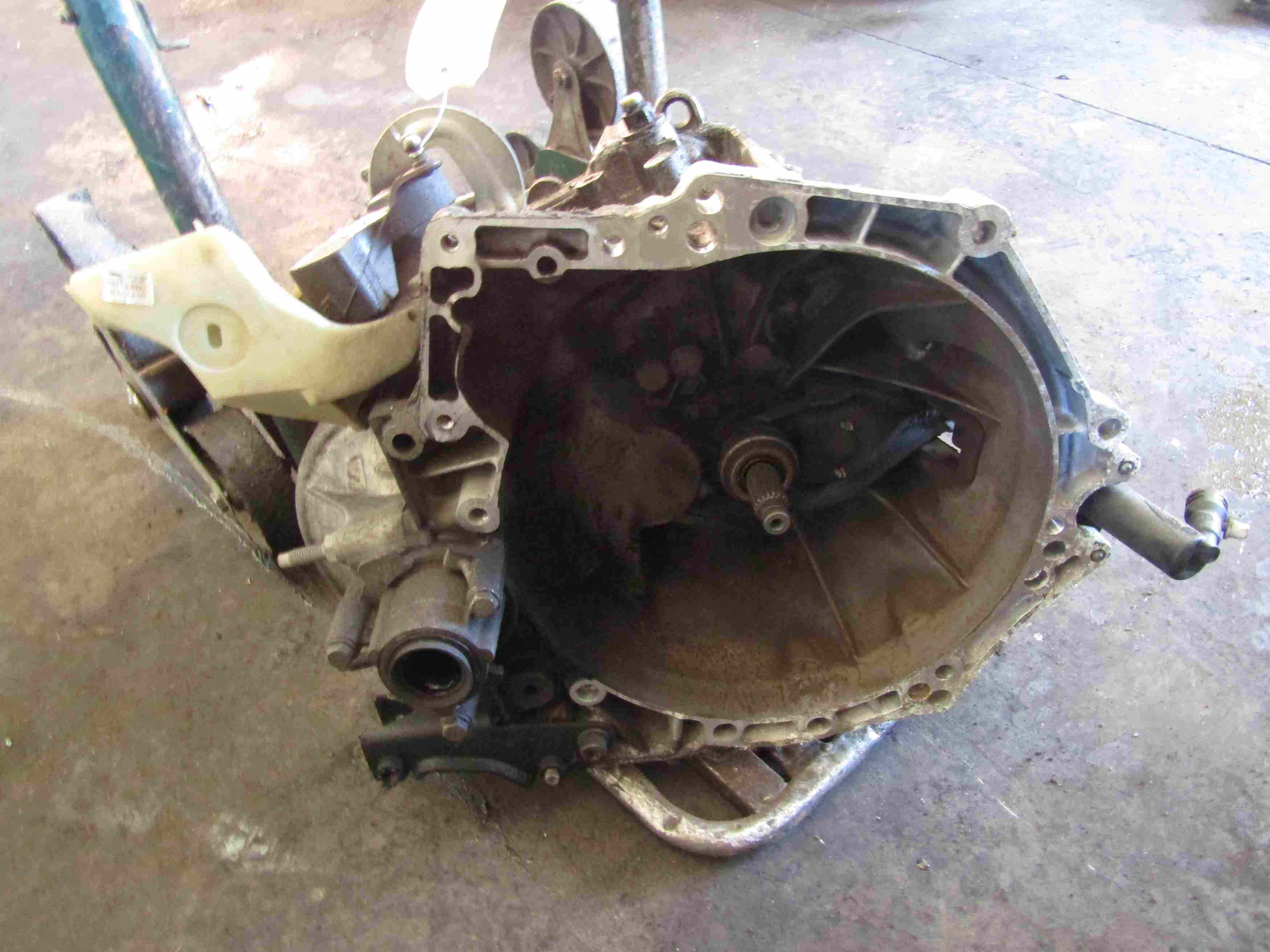 Boite de vitesses 
CITROEN C3 2 Phase 2 1.6 bluehdi 75 cv

Type boite : 20ETA5
 95 000 Km

Garanti(e) 12 mois

Frais de Port sur devis