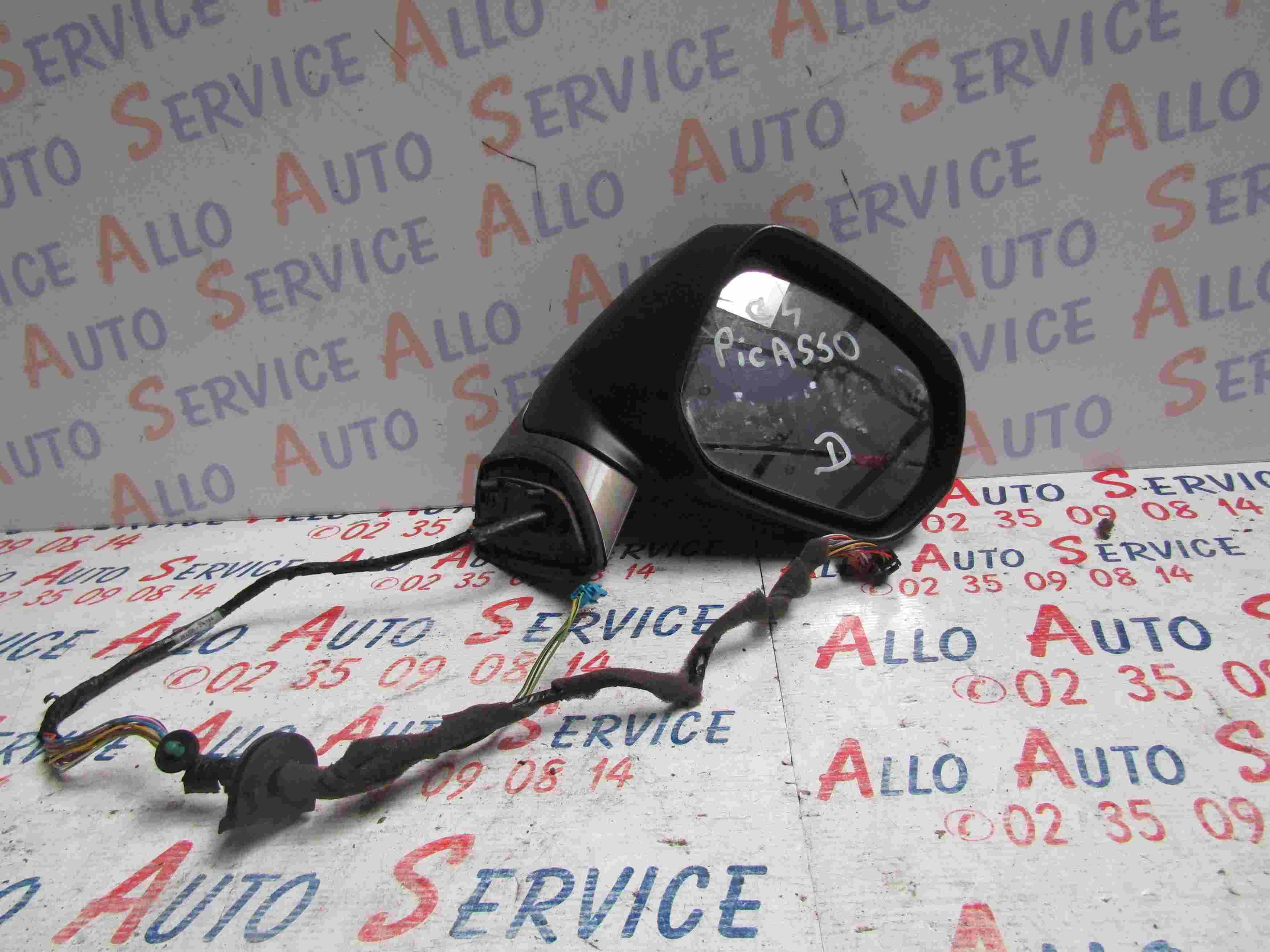 Retro Electrique Droit
CITROEN C4 Picasso 1

03.2013
Couleur: Marron Clair
Frais de port sur devis
