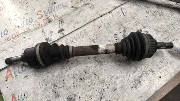 Cardan Gauche
CITROEN Berlingo 1
Ph2 1.6 HDI 
Année 2006 
Code Moteur:DV6BTED4_9HW
