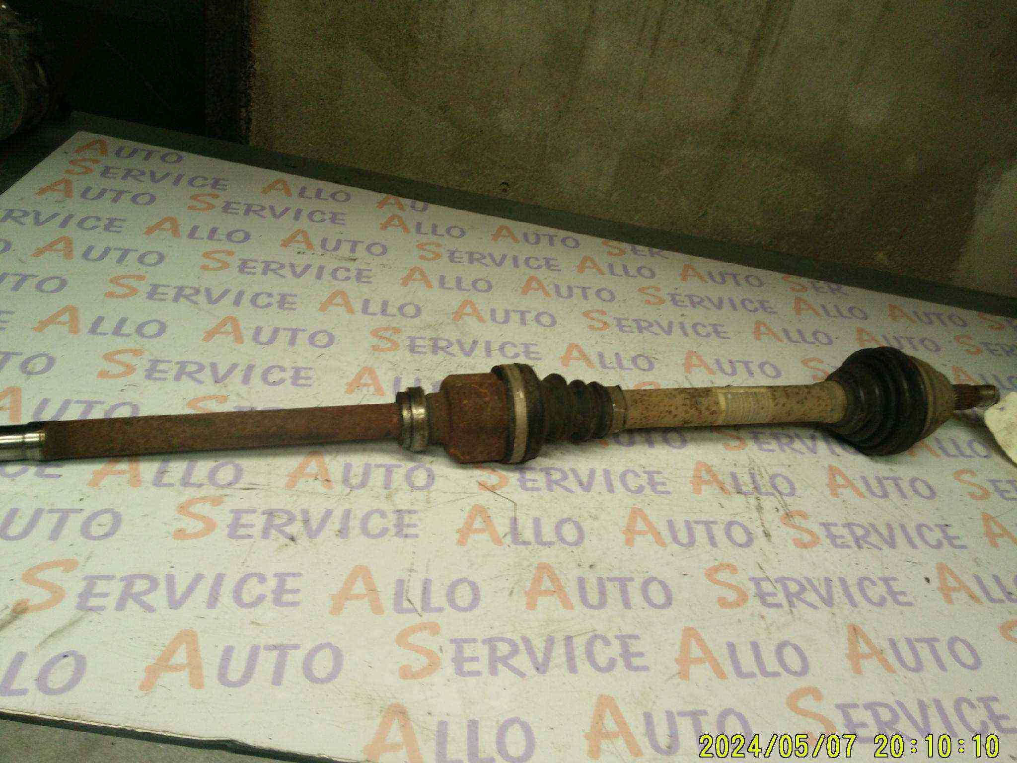 Cardan Droit
CITROEN C4 2 phase 1
ref: 9661107480

