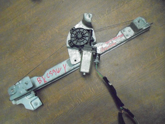 Leve Vitre Av Gauche
DACIA Sandero (1) 5 portes
An 06.2008 - 10.2012