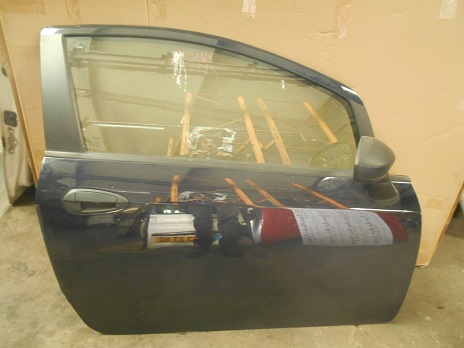 Porte AV Droit
FIAT Punto 3 portes
An 09.2005 - 12.2012

Vendue nue
Frais de Port sur devis