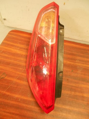 Feu Arriere Gauche
FIAT Punto 3
An 09.2005 - 12.2012

