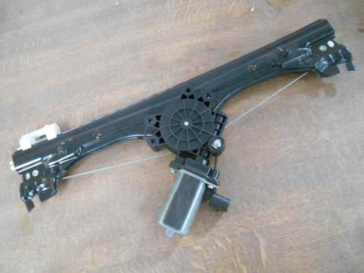 Leve Vitre Av Droit
FIAT 500 (2) 3 portes
Année 07.2009

