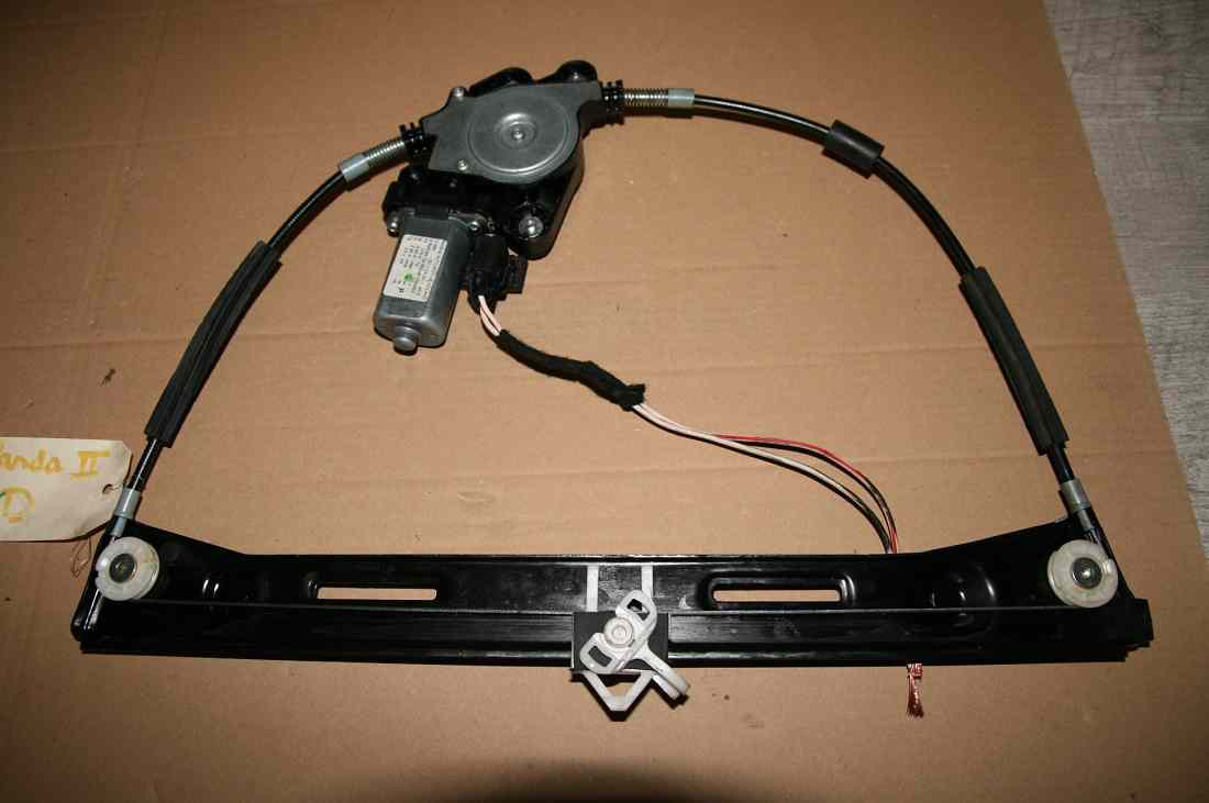 Leve Vitre Av Droit FIAT PANDA II 5P
03.2011
