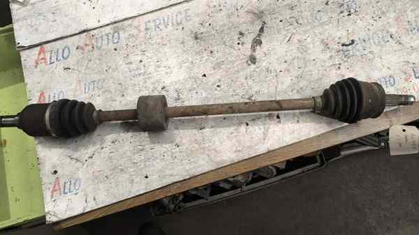 Cardan DROIT
FIAT Panda 2 Ph2
1.2i
Code Moteur:169A4000
Année 2011

