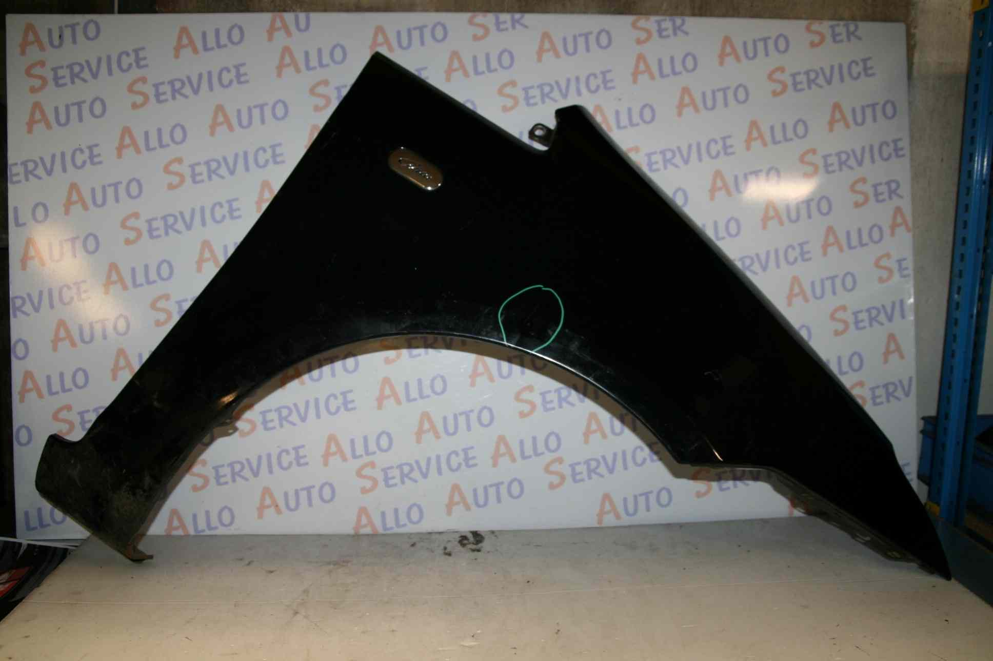 Aile AV Droit
FORD FOCUS CMAX I PHASE 1 5P 
2003-09->2007-03

( bosse indiquer sur image )

Frais de Port sur devis