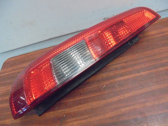 Feu Arriere Gauche
FORD Fiesta 5
An 09.2002 - 10.2005