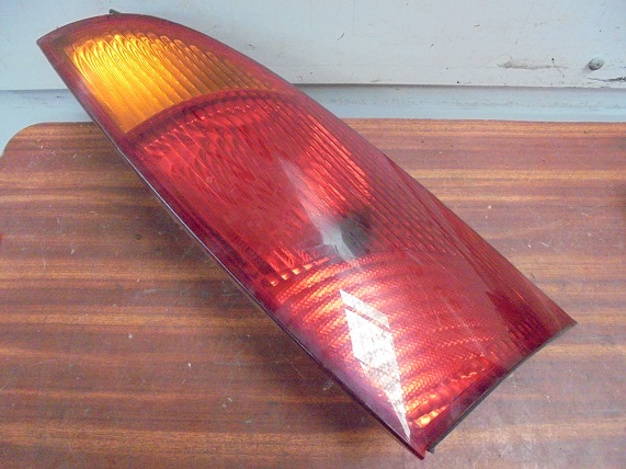 Feu Arriere Droit
FORD Focus 1
FORD Focus 1
10.1998 - 09.2004