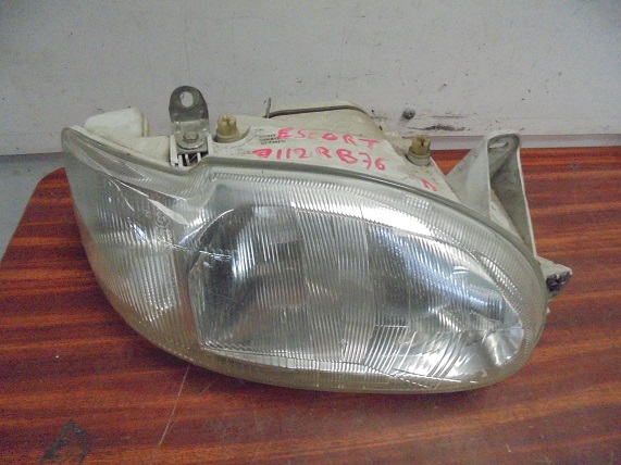 Optique Droit
FORD Escort 5
An 01.1995 - 08.2000