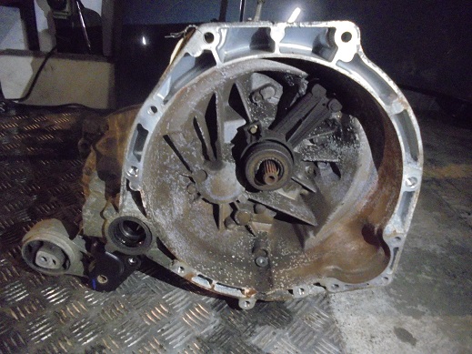 Boite de vitesses 
FORD Fiesta 5 1.3 70CV 
An 09.2002 - 10.2005

Type boite : IB5 (2S6R 7002 MC)
102 000 Km

Garanti(e) 3 mois

Frais de Port sur devis