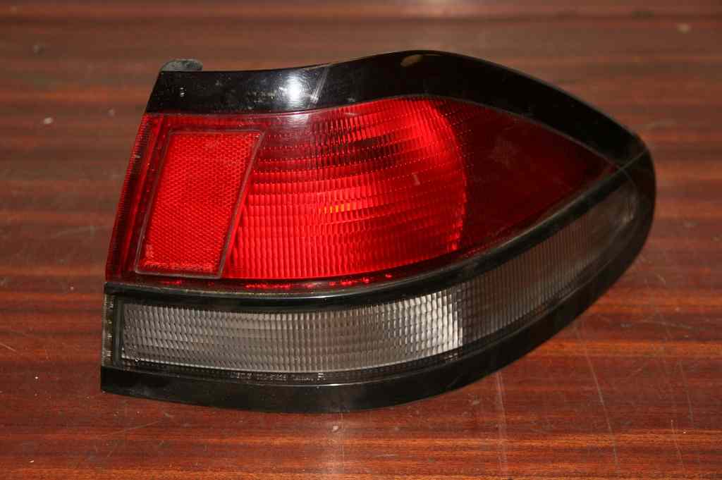 Feu Arriere Droit MAZDA 626 IV PHASE 1 