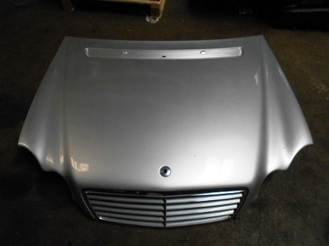Capot 
MERCEDES Classe C 200 (203)
An 05.2000 - 03.2004

Frais de Port sur devis