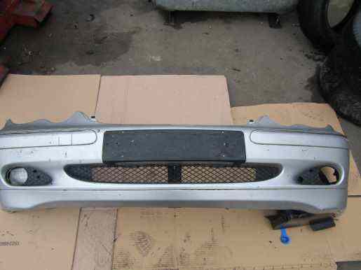 Pare Choc Av 
MERCEDES CLASSE C II (W203)
2003

Frais de Port sur devis
