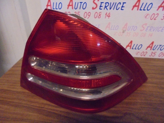 Feu Arriere Droit
MERCEDES Classe C 220
An 05.2000 - 03.2004