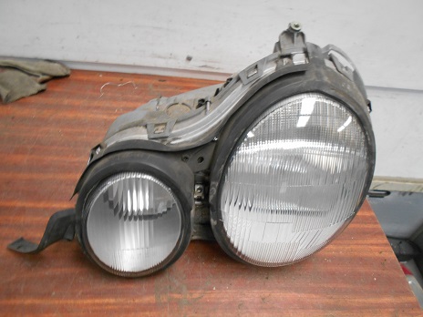 Optique Gauche
MERCEDES Classe E 2 (210)
Phase 2


1995-06->1999-09 
