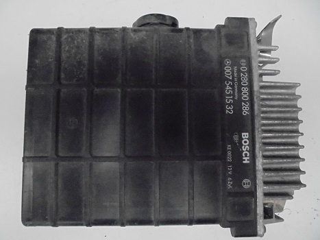 Calculateur 
MERCEDES Classe E 300 E
An 1985 - 1996 

Bosch 0280 800 286
007 545 15 32

